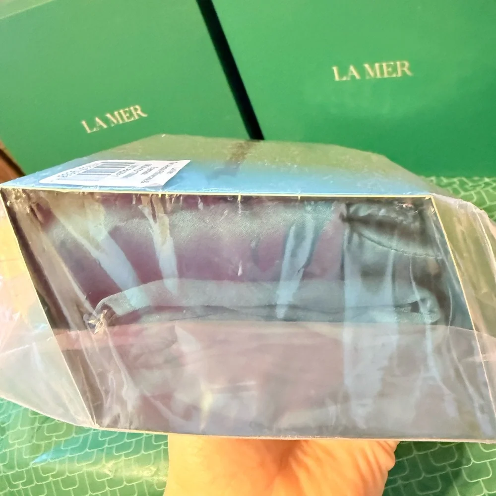 NWT La Mer The Celestial Pillowcase & Sleep Mask - 20mm x 30mm